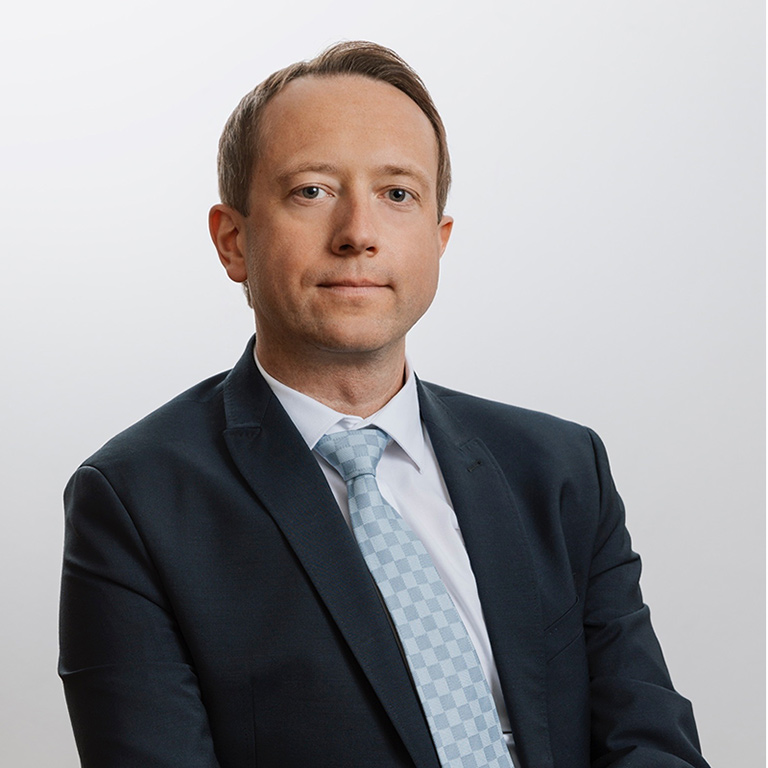 MMag. Klaus Strasser